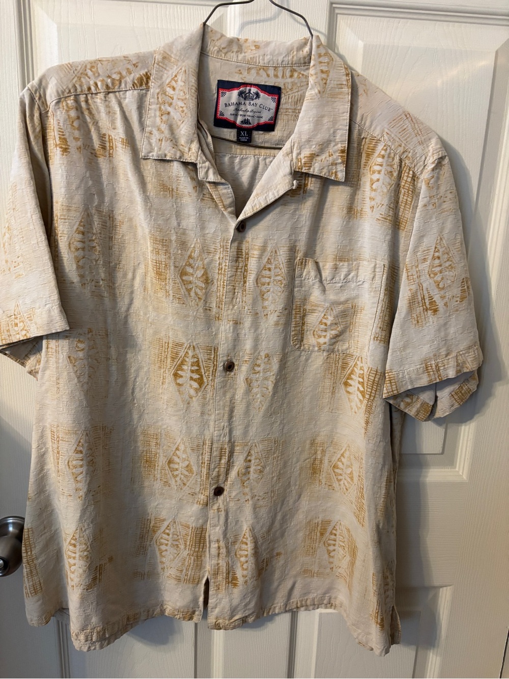 Bahama Bay Club Men's Beige Short-Sleeve Button-Down Shirt with Tribal  Print